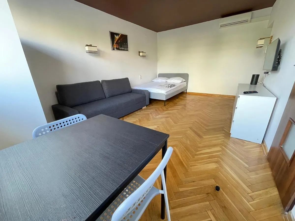 Apart Wawa App 31 Wifi 600 Mbit Warsaw 0*,  Poland